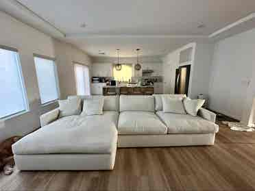 Private 3rd Floor for Rent