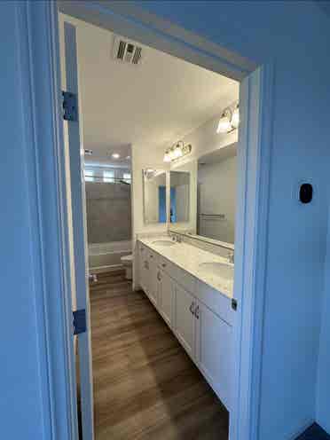 Private 3rd Floor for Rent