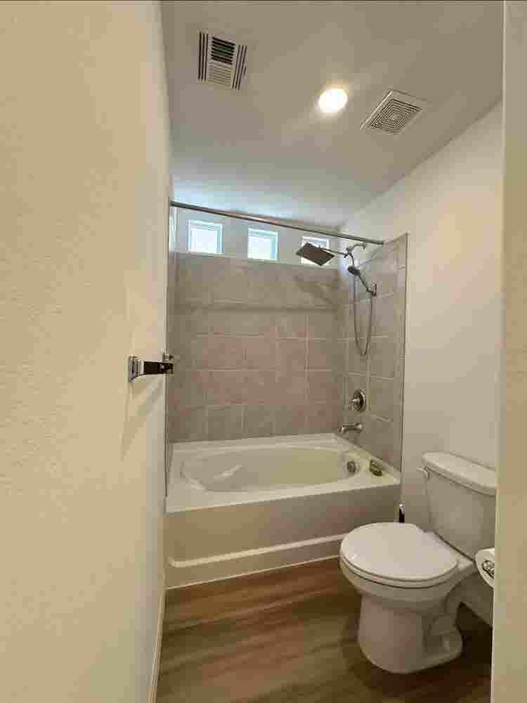 Private 3rd Floor for Rent