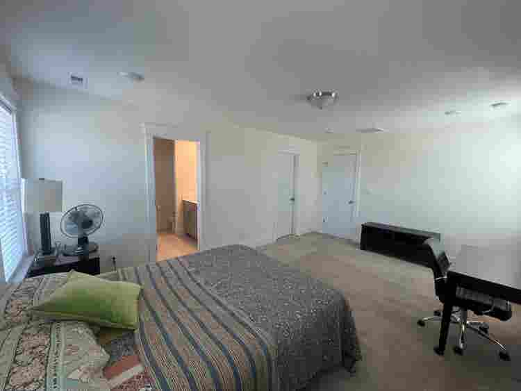 Spacious Private Room in Matthews