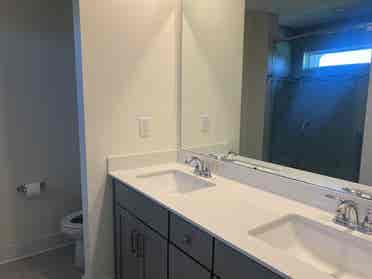 Spacious Private Room in Matthews