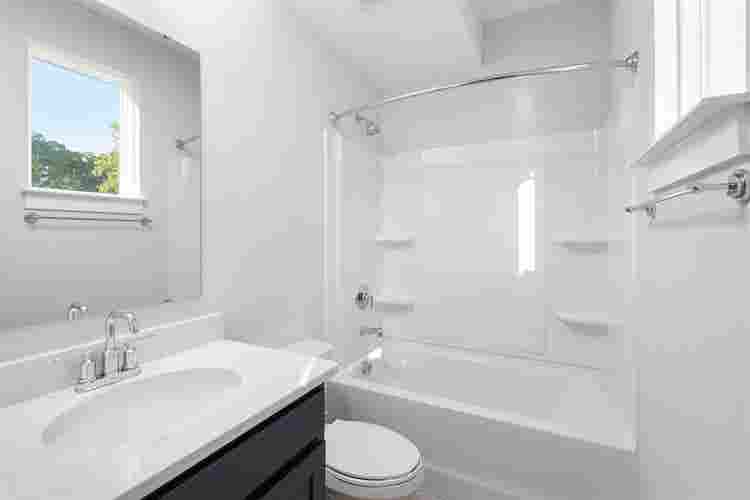 Room in Beautiful NODA Townhome