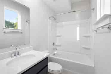 Room in Beautiful NODA Townhome