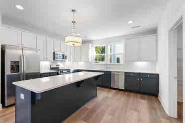 Room in Beautiful NODA Townhome