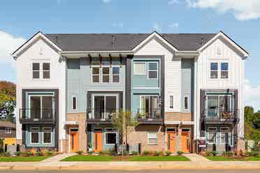 Room in Beautiful NODA Townhome