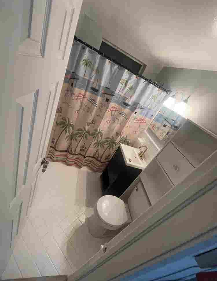 Private furnished room w/bathroom