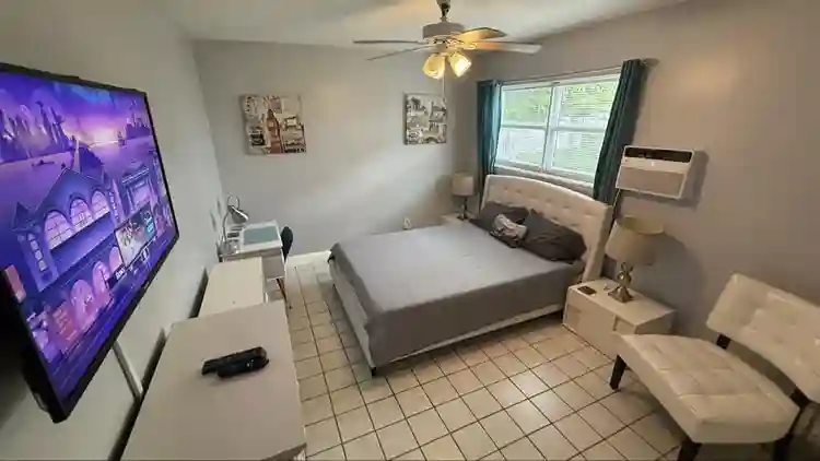 Private furnished room w/bathroom
