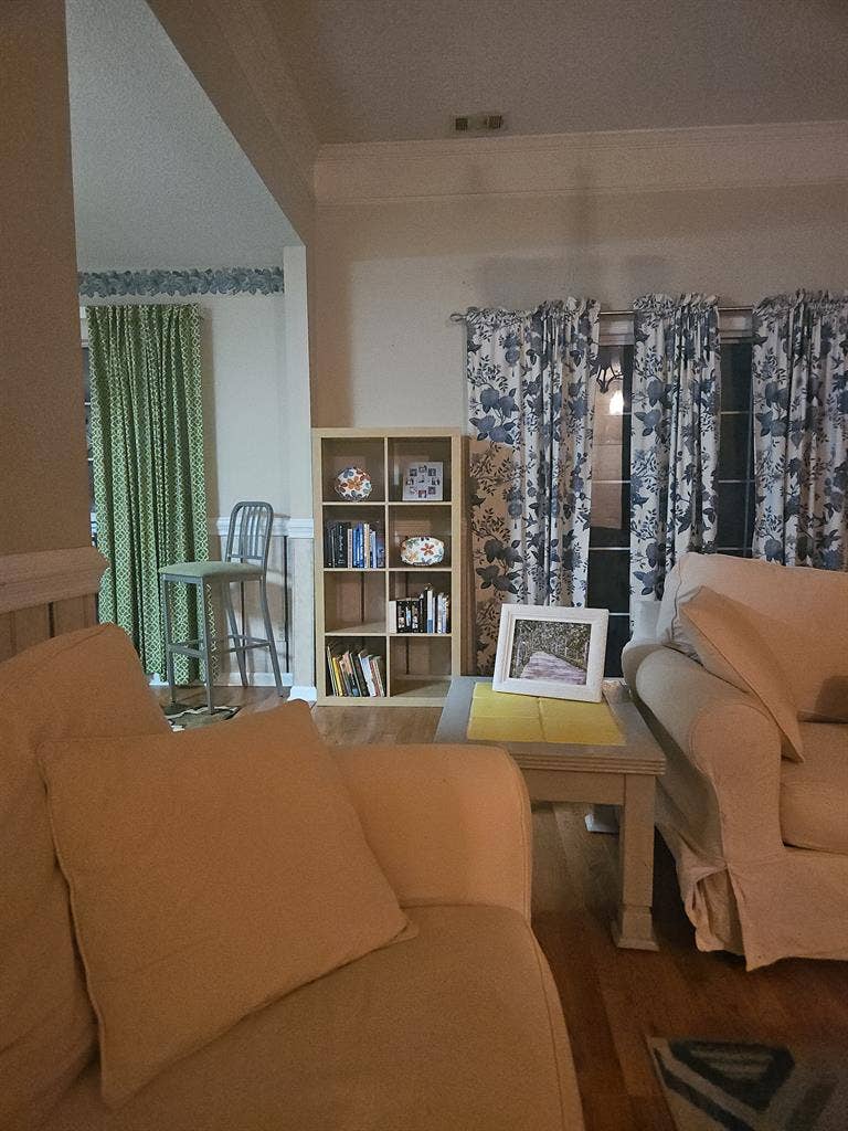 Private master suite for rent
.