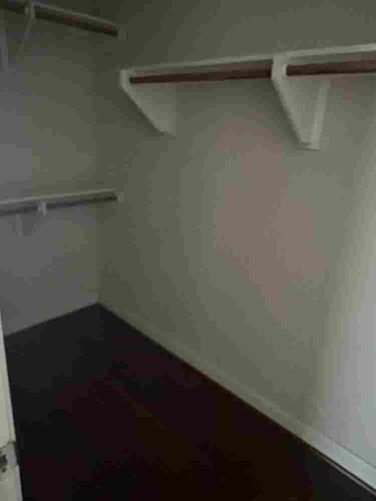 Private room with restroom in eado