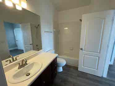 4 BR in Austin