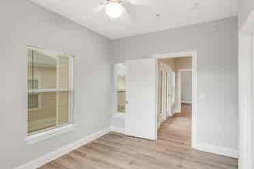 4 BR in Austin