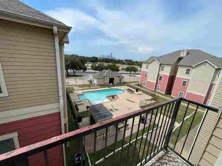 4 BR in Austin