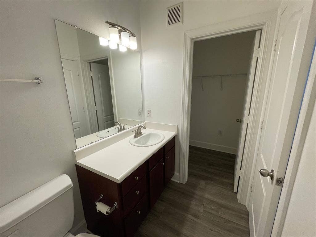 4 BR in Austin