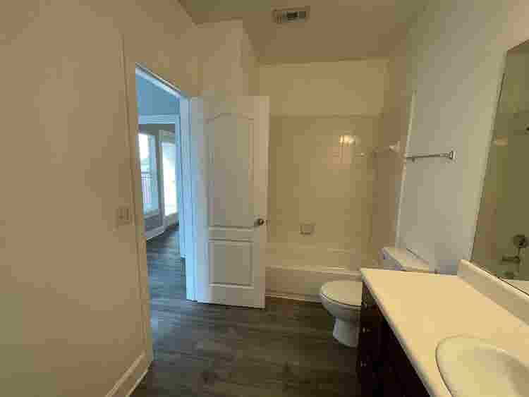 4 BR in Austin