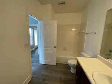 4 BR in Austin