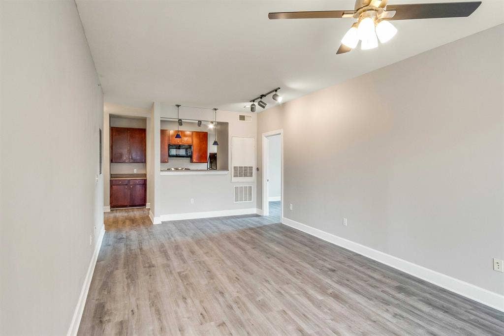 4 BR in Austin