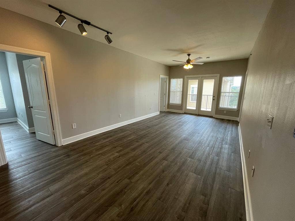 4 BR in Austin