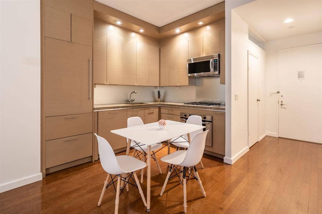 ✨Affordable Furnished Room Midtown✨