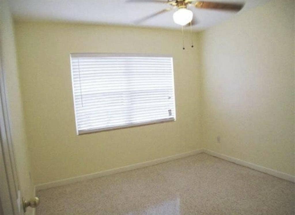 Cozy room in College Park available