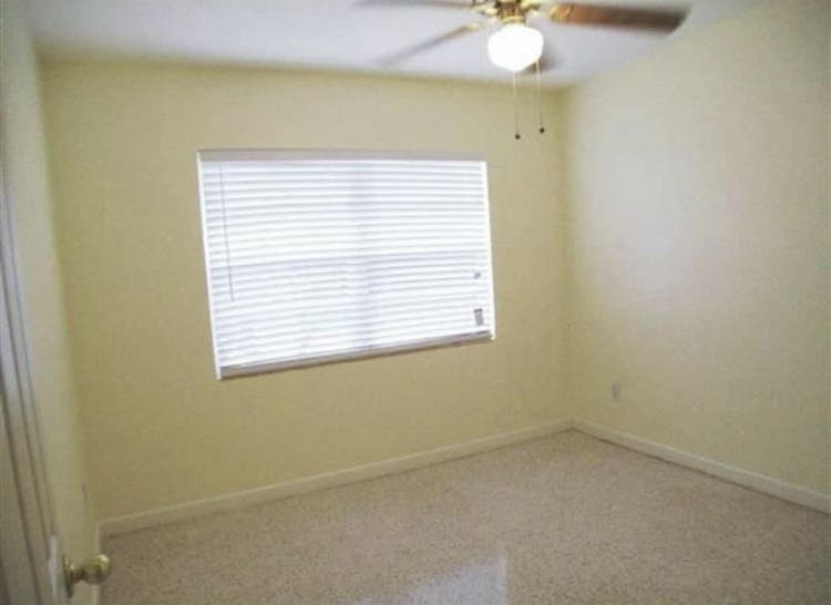 Cozy room in College Park available