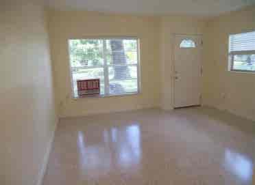 Cozy room in College Park available