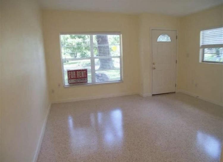 Cozy room in College Park available