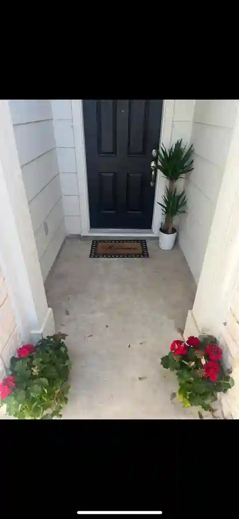 “Cozy room for rent in Hutto"