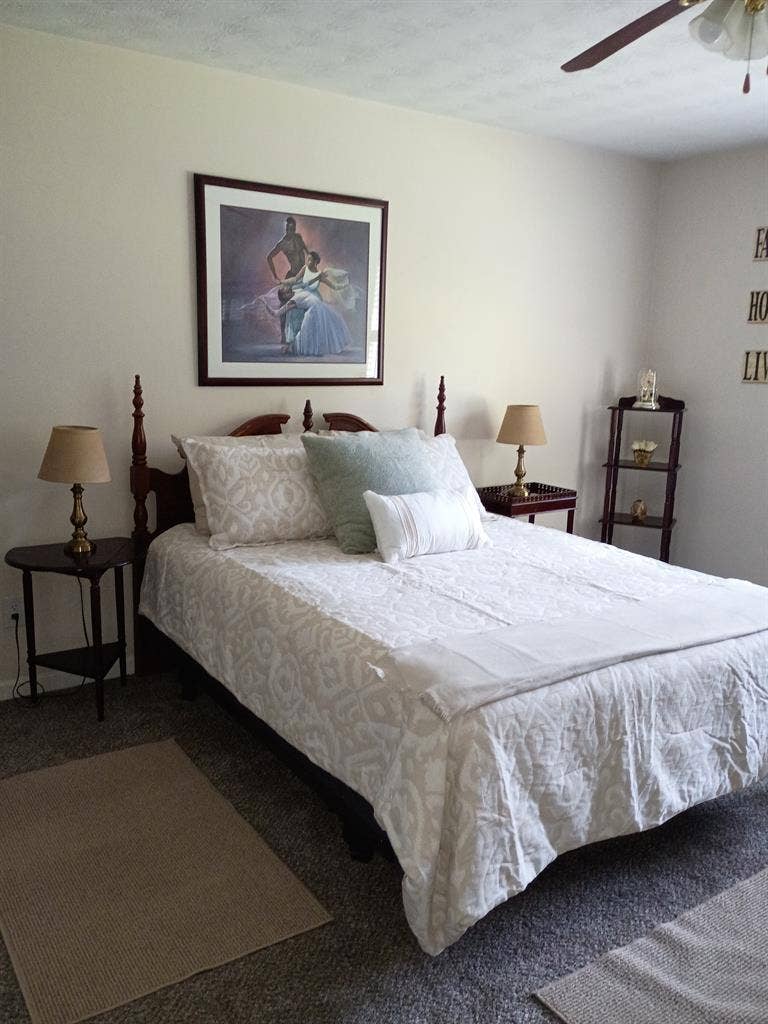 Room to rent in a nice neighborhood