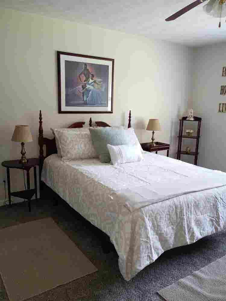 Room to rent in a nice neighborhood