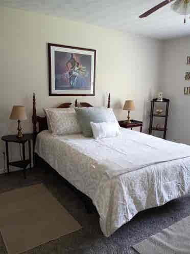 Room to rent in a nice neighborhood