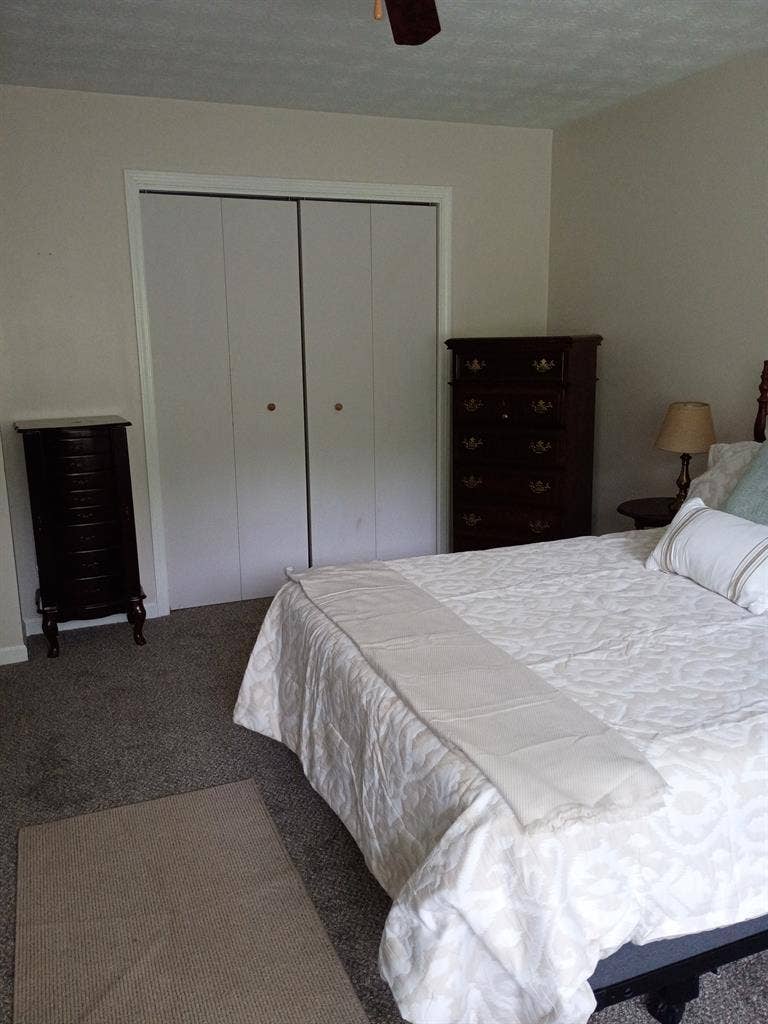 Room to rent in a nice neighborhood