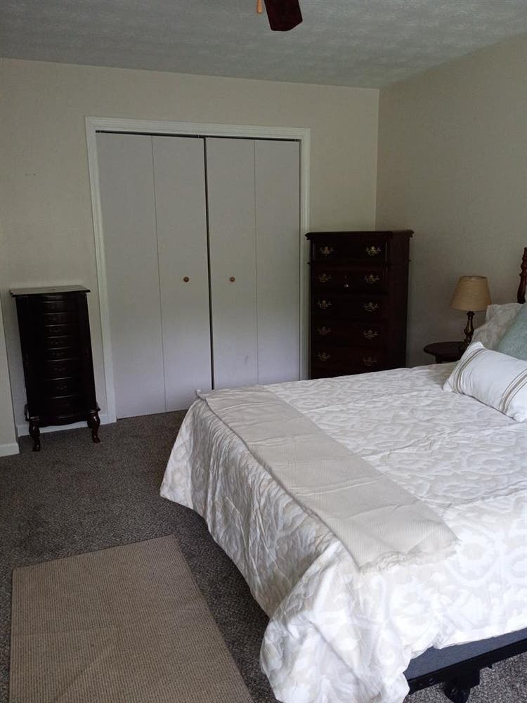 Room to rent in a nice neighborhood
