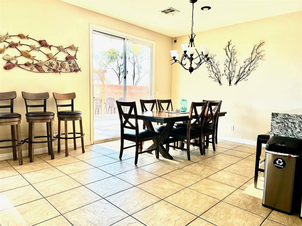 Room for responsible roommates