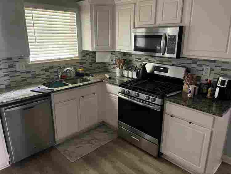 2 rooms available