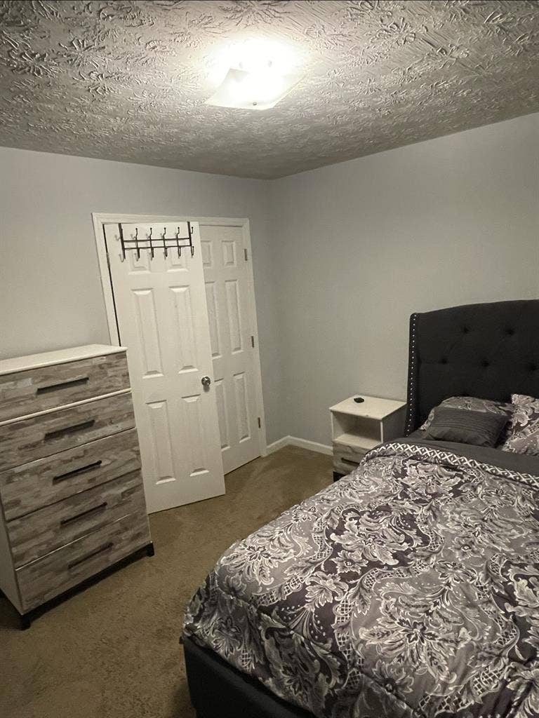 2 rooms available