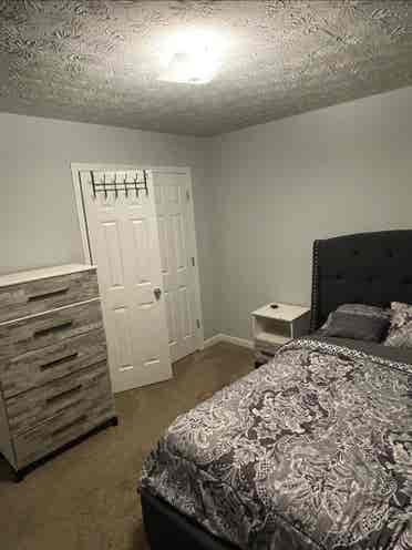 2 rooms available