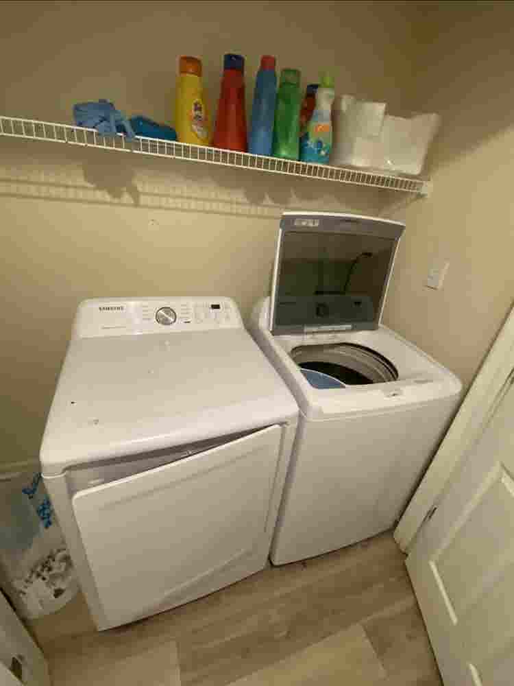 2 rooms available