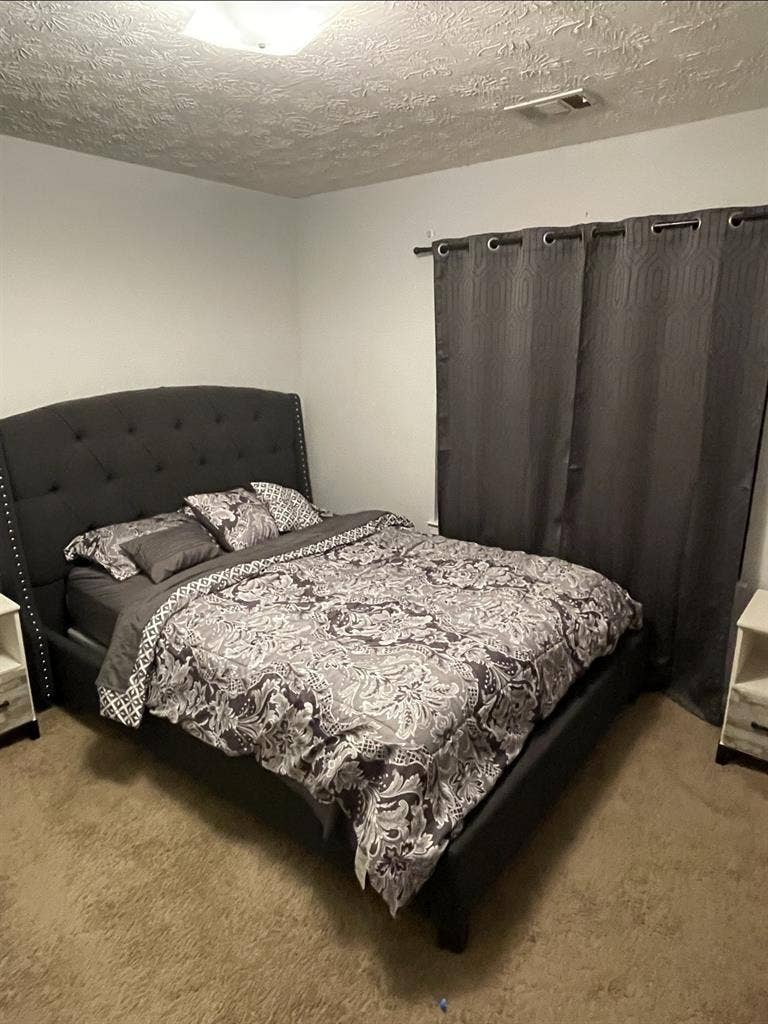 2 rooms available