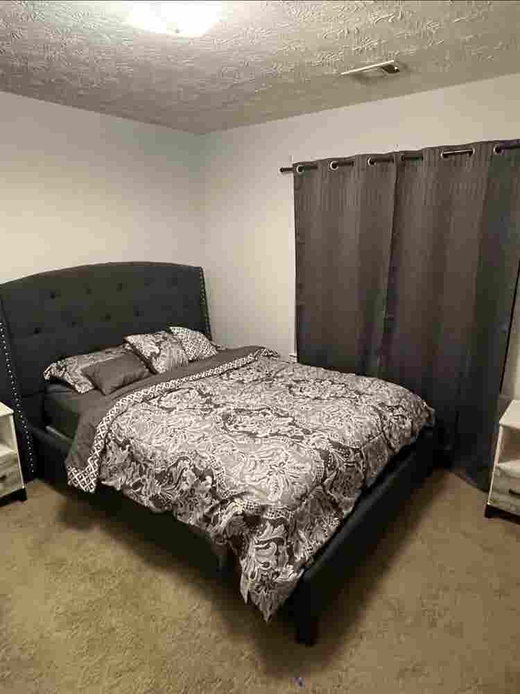 2 rooms available
