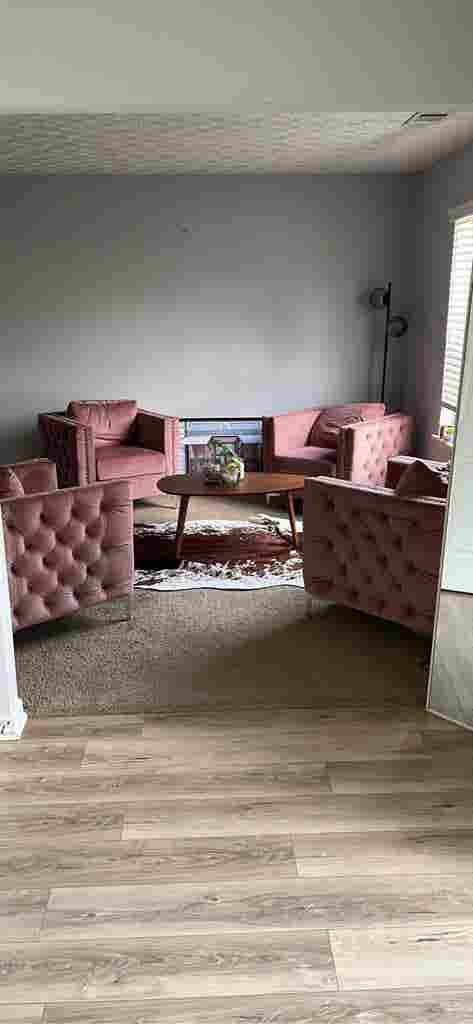 2 rooms available