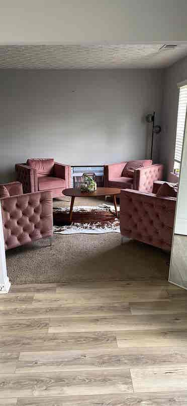 2 rooms available