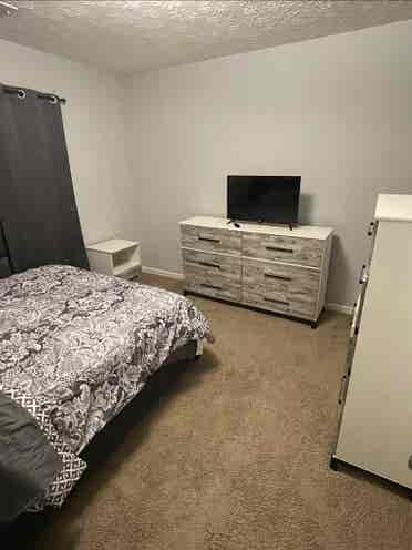 2 rooms available