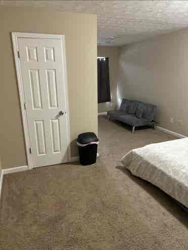 2 rooms available