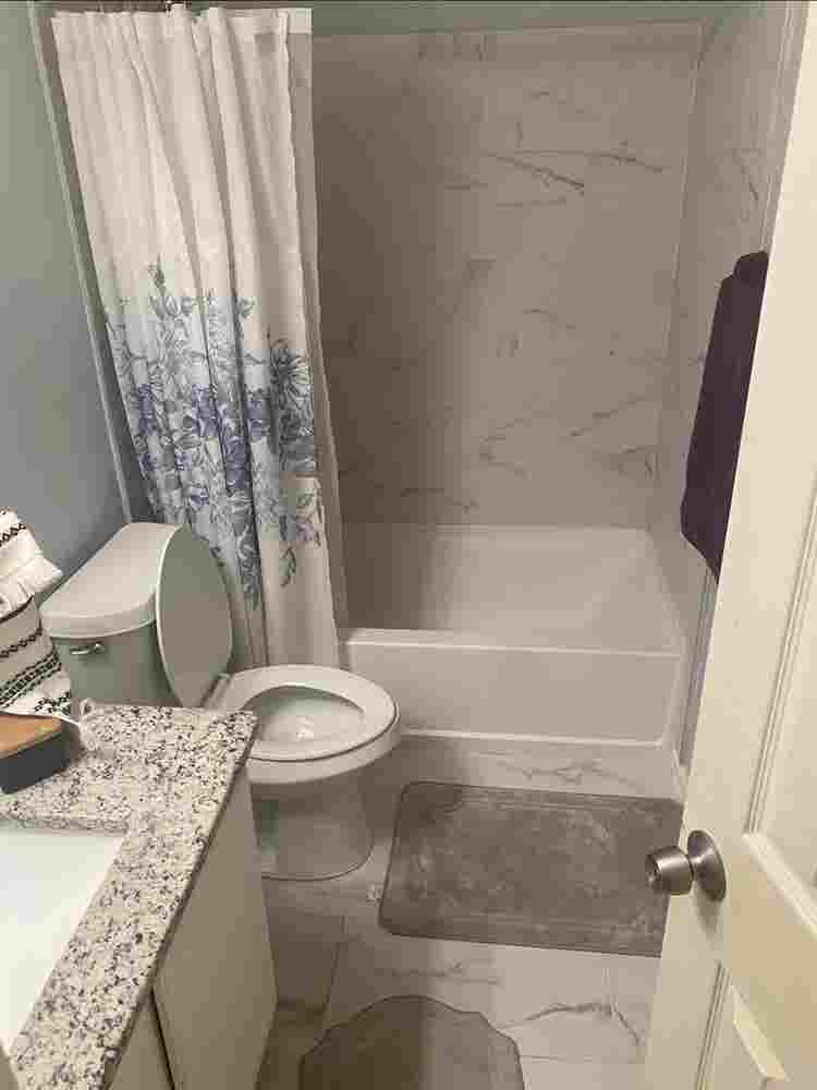 2 rooms available