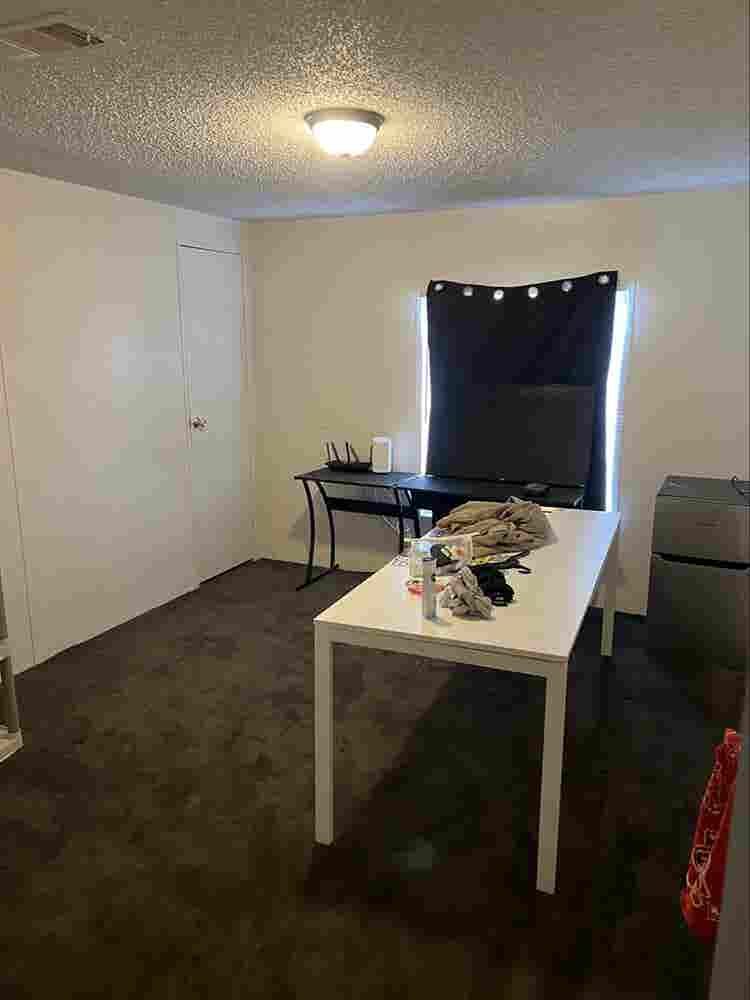 ROOM FOR RENT