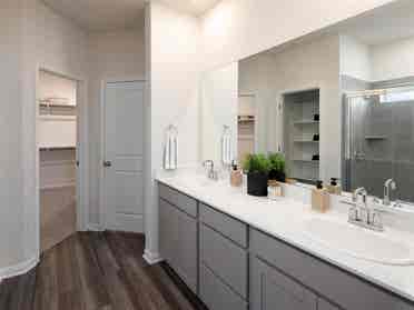 Room for rent in brand new house!!!