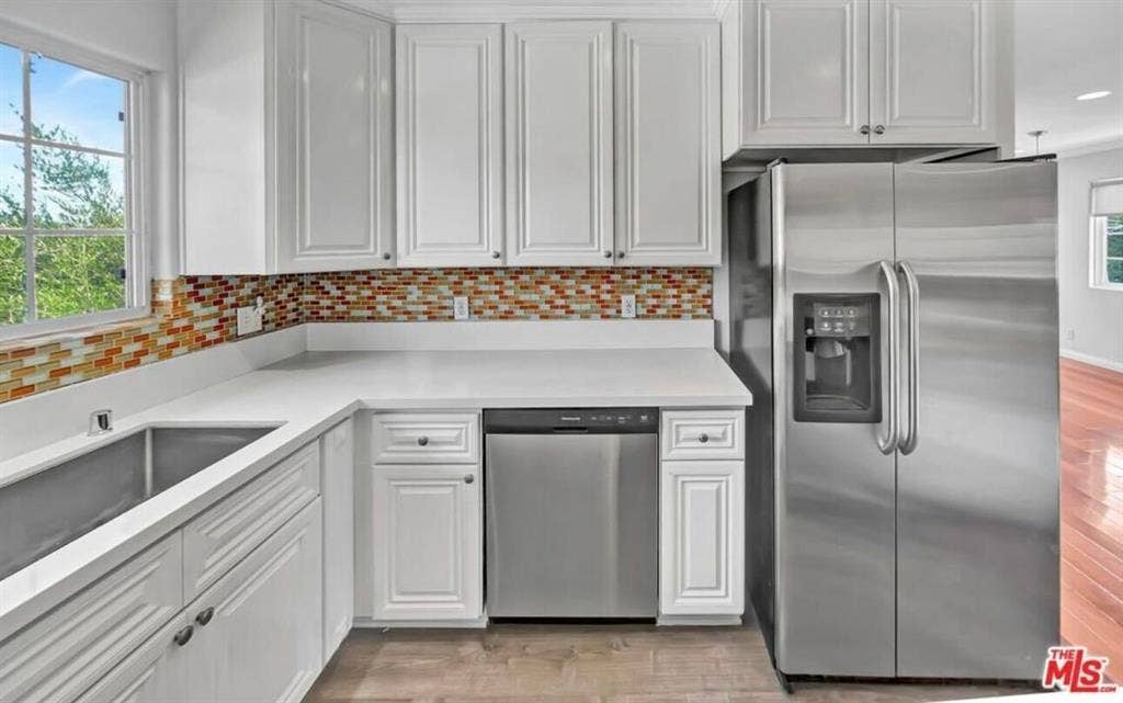 BEDROOM + OFFICE IN HEART OF CULVER