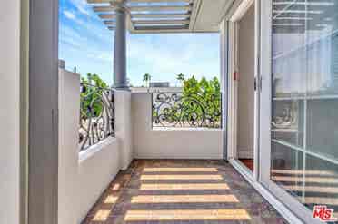 BEDROOM + OFFICE IN HEART OF CULVER