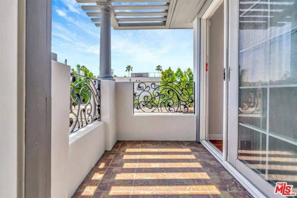 BEDROOM + OFFICE IN HEART OF CULVER