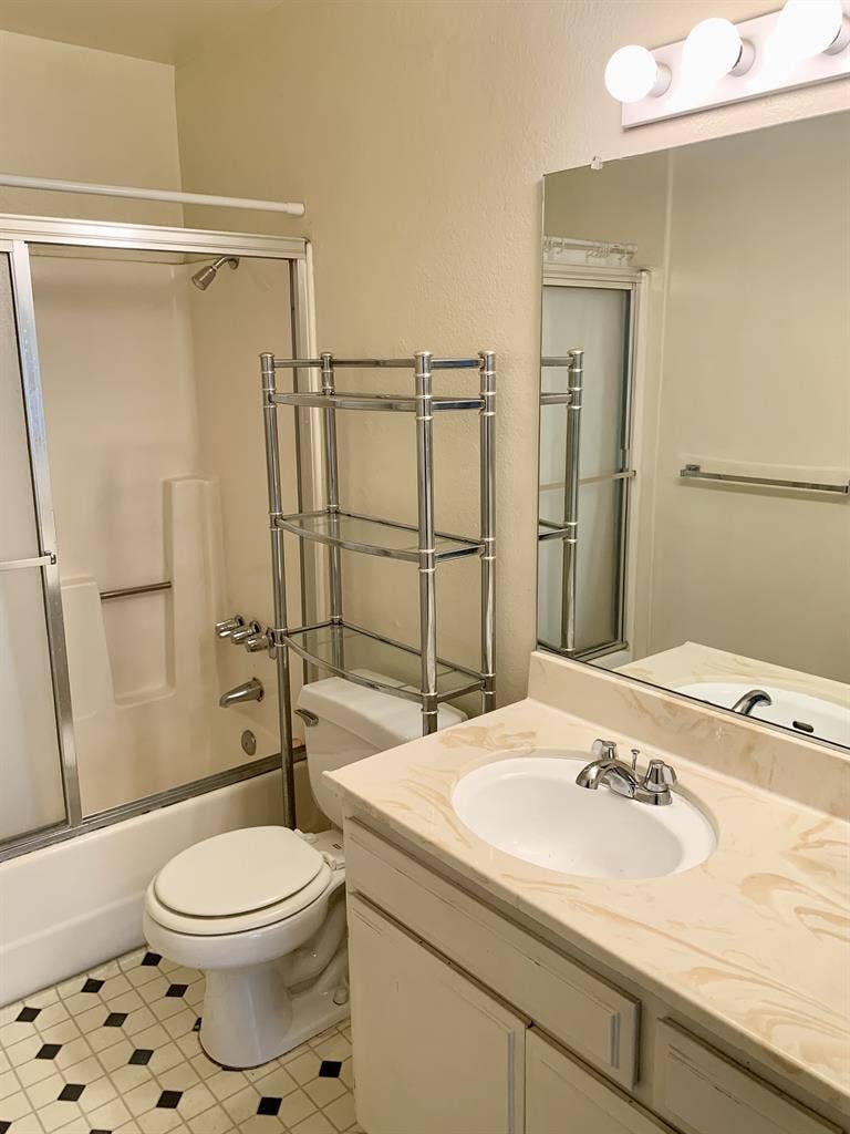 2 Bedroom / 2 Bath + Loft